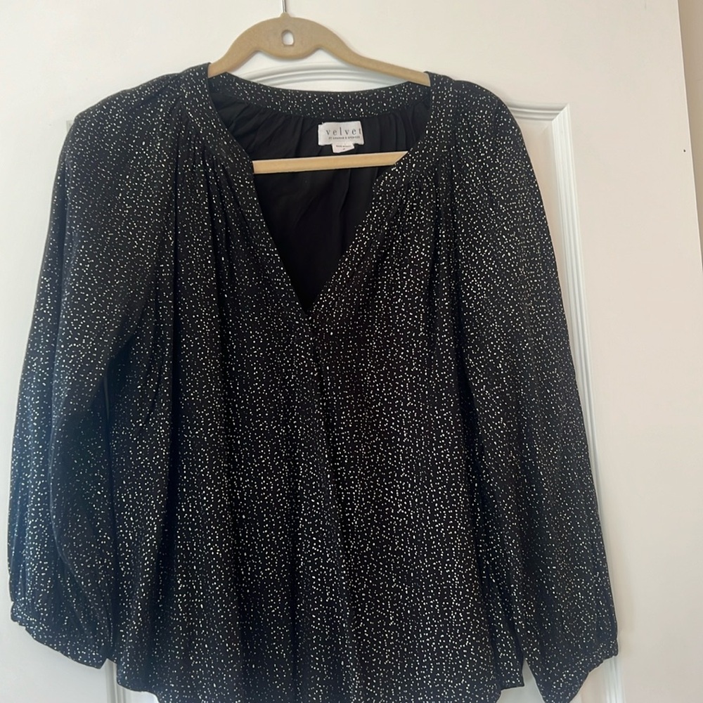 Floaty top made by velvet. Black with sparkle pattern. Excellent condition